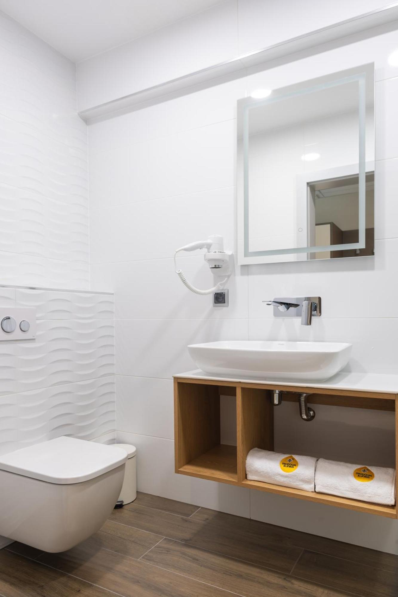 Miodowa Klinika Hotel Kamianna Buitenkant foto